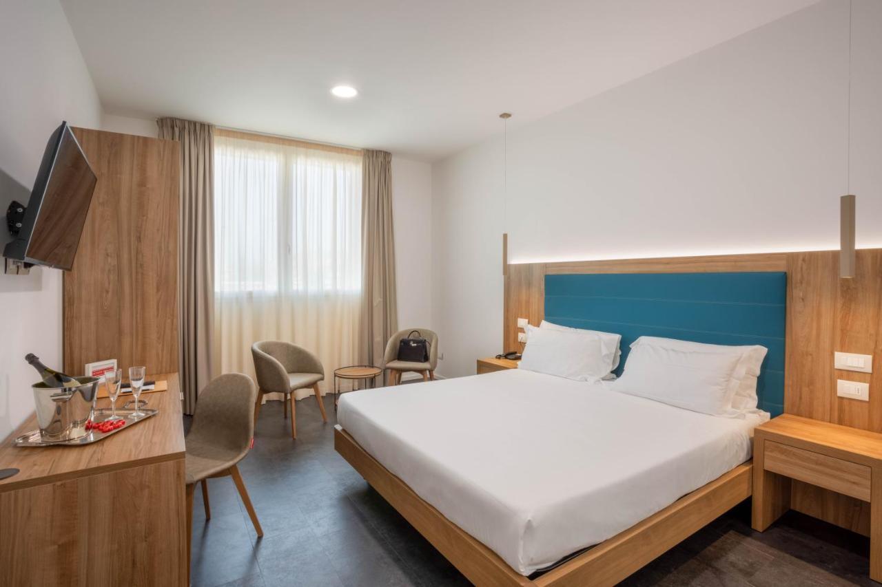 V Hotel Ancona Exterior photo