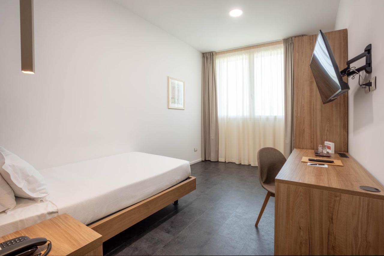 V Hotel Ancona Exterior photo