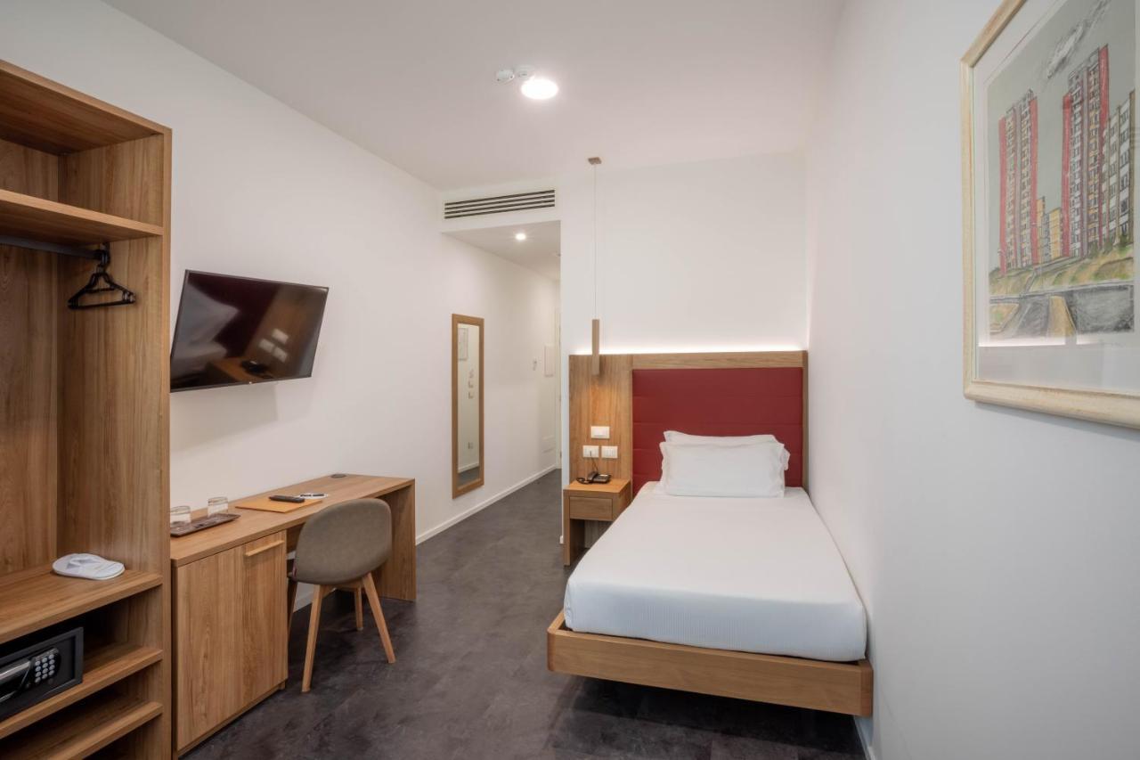 V Hotel Ancona Exterior photo